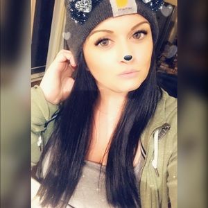 Meet your Posher, Danielle